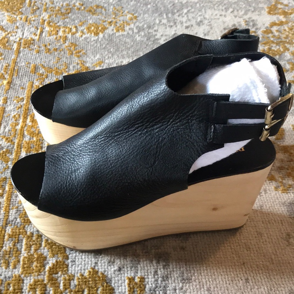 Leather/wood platform heel